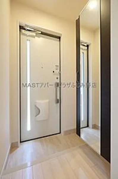 ラピュール【1階】の玄関