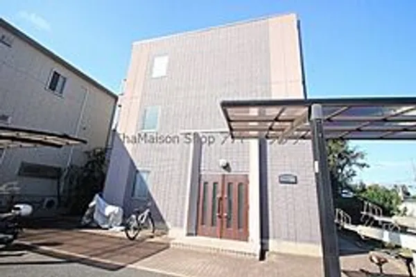 アンプルールフェールCourage【1階】の外観