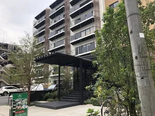 東京都新宿区内藤町【マンション】の外観