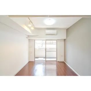 SERENiTE江坂四番館【2階】の間取り