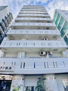 プラス・ワン横浜【2階】の外観