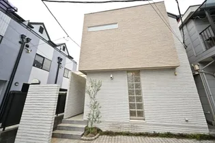 東京都新宿区新宿7丁目【一戸建】の外観