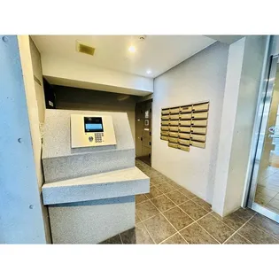 東京都新宿区南町【マンション】の外観