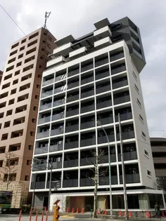 東京都新宿区市谷仲之町【マンション】の外観