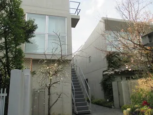 東京都新宿区南町【マンション】の外観