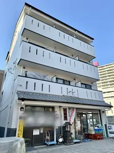 大阪府枚方市岡本町【マンション】の外観