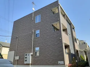 シャンルース【3階】の外観
