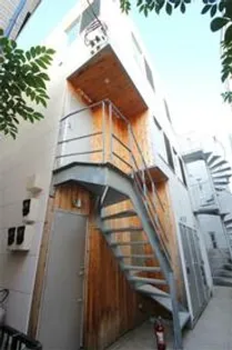 LaLa CUBE【2階】の外観