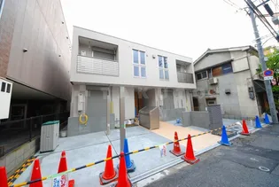 トロワ フルーヴの画像