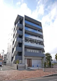 TーONEビルの画像