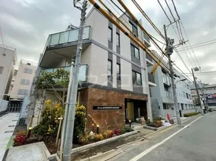 東京都新宿区大京町【マンション】の外観