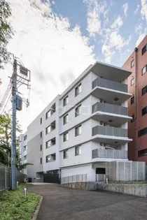 コスモリード新宿余丁町【1階】の外観