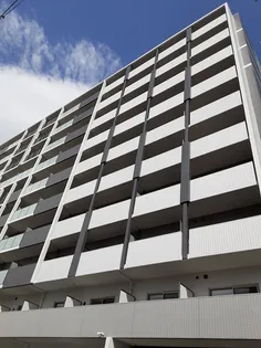 パルファン ドゥ ジョア【106号室】の外観