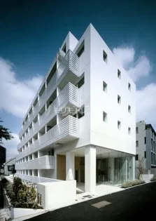 カスタリア市ヶ谷【1階】の外観