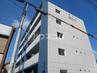 グランストーク八幡【1階】の外観