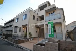 プチ・ハウス大久保【3階】の外観