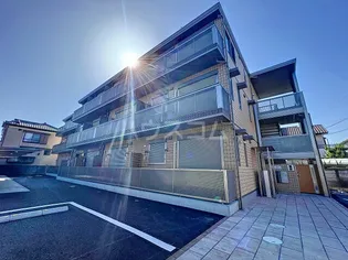 チェルアムール【3階】の外観