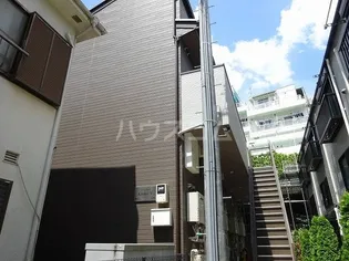 アザーレ・Y【1階】の外観