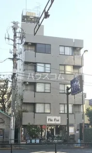 ワイティーコート【4階】の外観