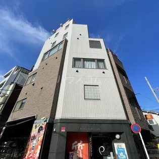 ラ・フィーユ【2階】の外観