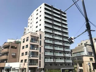 東京都新宿区弁天町【マンション】の外観