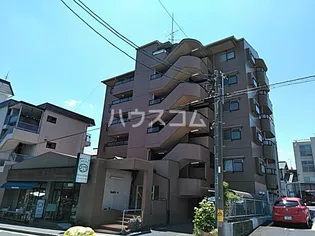 ファミール一社の画像