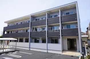 ポライトリー ファミーユの画像