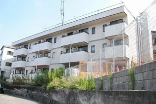 大阪府吹田市千里山高塚【マンション】の外観