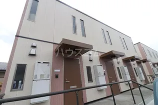 山梨県中央市下河東【テラスハウス】の外観