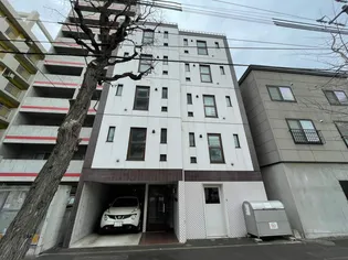 ツヴァイトロジック【2階】の外観