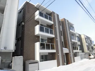 ラージヒル美園【4階】の外観