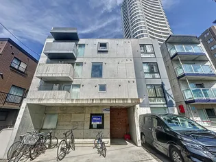 ラヴェーラ円山鳥居前【1階】の外観