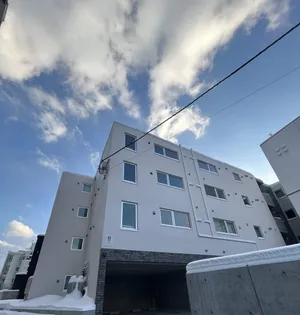 LIVEASE KITAMARUYAMA(リヴィースキタマルヤマ【2階】の外観