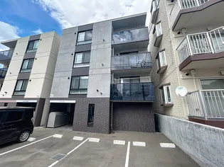 アイル山鼻【3階】の外観