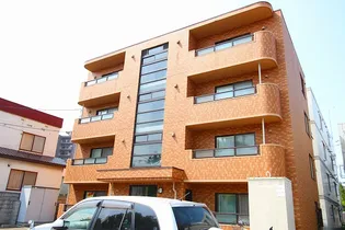 ベルナーヒルズ厚別【3階】の外観