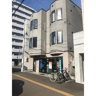 アルファルーセント【3階】の外観