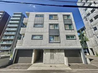 ラヴェーラ裏参道の画像