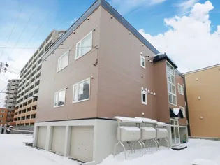 リラーデンス静の画像