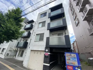 ヒューガパリス【2階】の外観