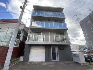 LARGE(ラルジュ)【3階】の外観