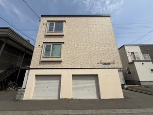 フロルドゥコルザⅡ【1階】の外観