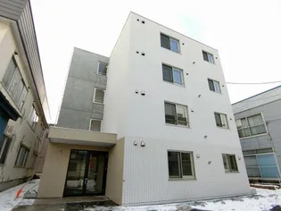 ラデュレ白石の画像