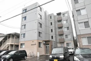 リバーサイドレジデンス学園前【4階】の外観