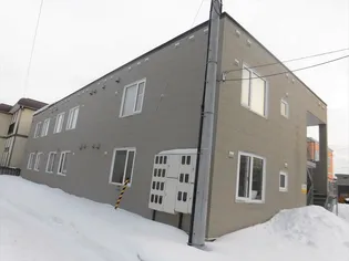 ジュネス平岡【202号室】の外観