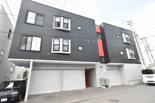 マリー西岡の画像