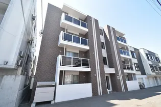 ラージヒル美園【4階】の外観