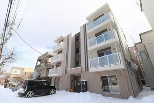 EATON RESIDENCE中の島の画像