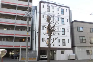 ツヴァイトロジック【2階】の外観