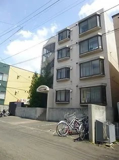 ベルビィコート本通16【1階】の外観