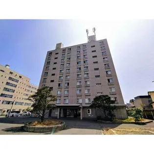 ドゥロワイヤル【3階】の外観